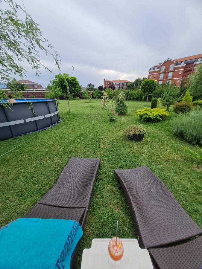 Green Villa Rodna สโกเปีย ภายนอก รูปภาพ