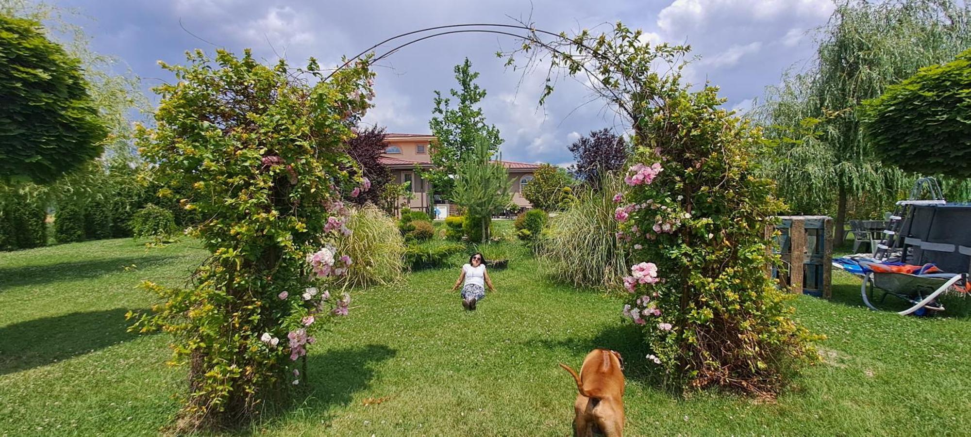 Green Villa Rodna สโกเปีย ภายนอก รูปภาพ